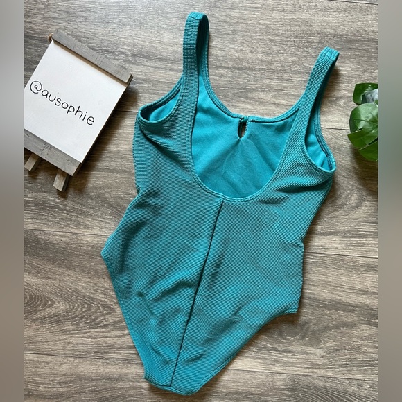Roxy juniors’ ribbed one piece teal swimsuit - Picture 5 of 6